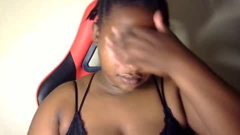 Snapshot of african001 chatting on October 2025 04:05:02 PM stella online show from October 2025 04:05:02 PM