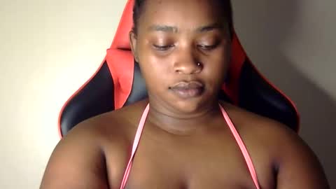 Snapshot of african001 chatting on October 2025 04:41:01 PM stella online show from October 2025 04:41:01 PM