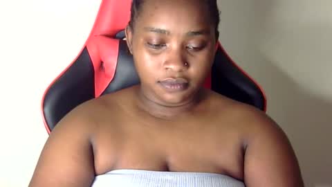 Snapshot of african001 chatting on October 2025 10:10:01 PM stella online show from October 2025 10:10:01 PM