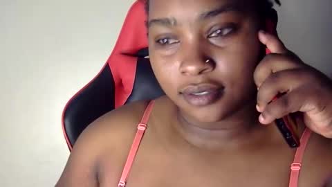 Snapshot of african001 chatting on October 2025 06:25:01 AM stella online show from October 2025 06:25:01 AM