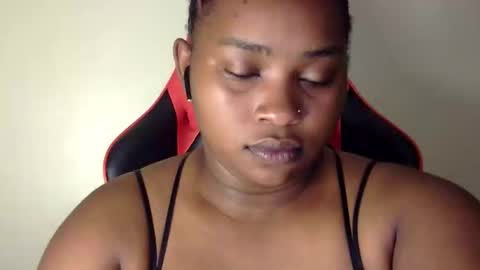 Snapshot of african001 chatting on October 2025 05:02:02 PM stella online show from October 2025 05:02:02 PM