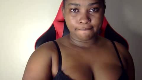 Snapshot of african001 chatting on October 2025 04:46:01 PM stella online show from October 2025 04:46:01 PM