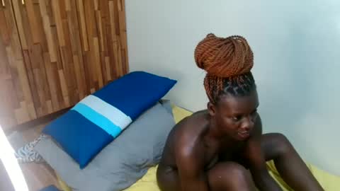 Snapshot of african_petite14 chatting on July 2026 09:52:02 PM African petite14 online show from July 2026 09:52:02 PM
