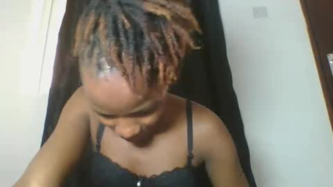 Snapshot of africanprincess24 chatting on March 2025 06:02:02 AM PHOEBE online show from March 2025 06:02:02 AM