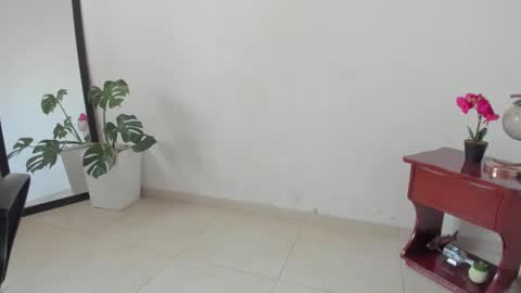 Lorena online show from November 2025 02:43:02 PM