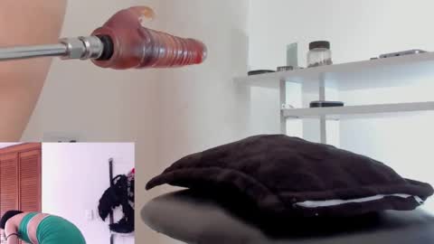 Snapshot of afroditacute16 chatting on October 2025 06:27:02 PM afroditacute16 online show from October 2025 06:27:02 PM