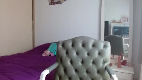 afrodithaa_ online show from March 2026 06:03:01 PM