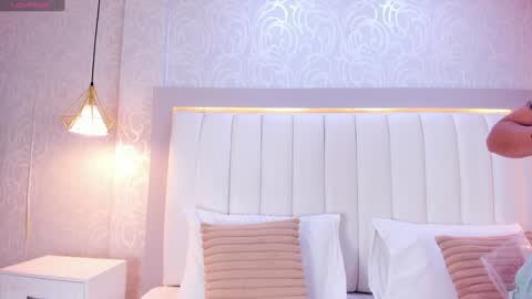 A F R O D I T A  online show from December 2024 11:34:02 AM