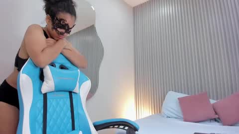 A G A T A  online show from October 2025 01:02:02 PM