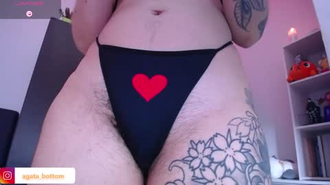 Snapshot of agata_bolton chatting on December 2024 01:39:02 AM Agata online show from December 2024 01:39:02 AM
