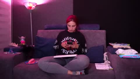 Agata Collinss online show from November 2025 06:35:02 AM