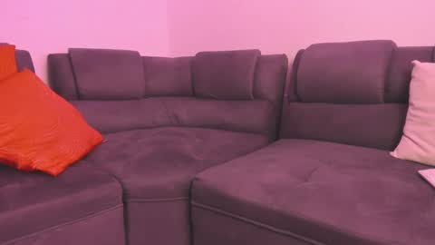 Camila     2 online show from March 2025 01:50:02 AM