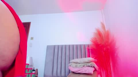 Snapshot of agathaa_white chatting on December 2024 02:44:01 PM Agathaa white online show from December 2024 02:44:01 PM