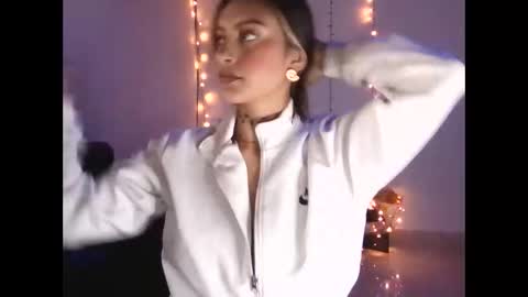 agathamoont online show from March 2026 01:06:01 PM