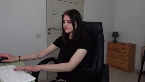 Agelina Lilly Laura online show from January 2025 09:14:02 PM