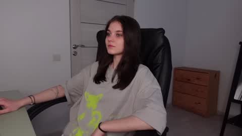 Agelina Lilly Laura online show from January 2025 08:14:01 AM