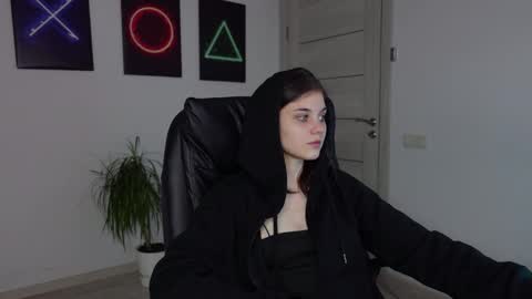 Agelina Lilly Laura online show from January 2025 08:29:02 AM