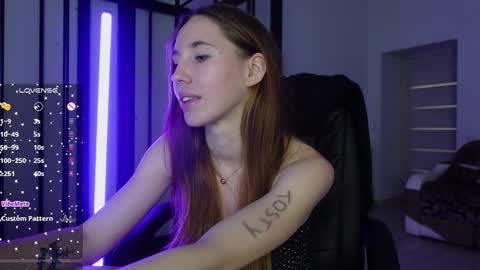 Agelina Lilly Laura online show from February 2025 07:06:01 PM