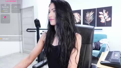 Agelina Lilly Laura online show from June 2026 09:12:02 AM