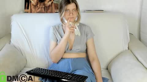 Snapshot of agnes_passero chatting on September 2025 08:38:02 AM Agnes online show from September 2025 08:38:02 AM