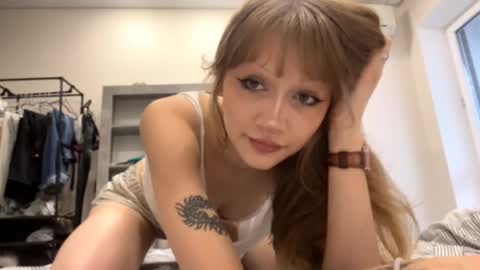 Snapshot of agnessawdo chatting on October 2025 01:44:01 PM Lola online show from October 2025 01:44:01 PM