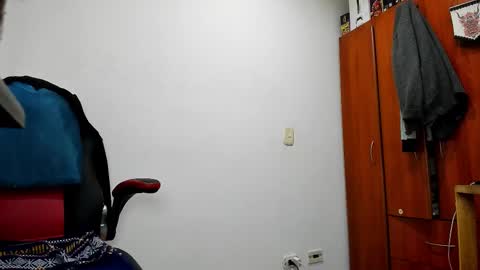 Agustin online show from September 2025 05:45:01 PM