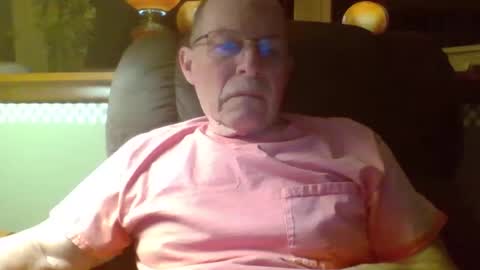 aguynrkfrd online show from November 2025 10:47:01 AM