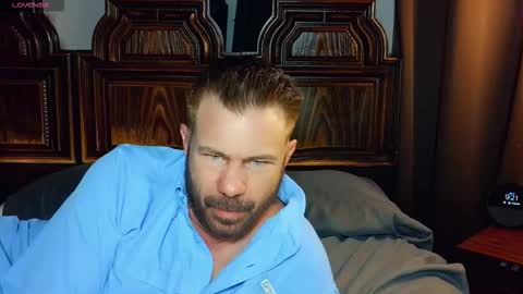 Blue Eyed Handsome Man online show from March 2026 01:21:01 AM