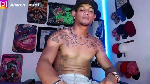 Snapshot of aharon_sexo1 chatting on January 2025 10:56:01 PM Aharon Zamora online show from January 2025 10:56:01 PM