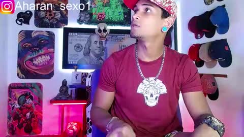 Snapshot of aharon_sexo1 chatting on February 2025 04:57:01 AM Aharon Zamora online show from February 2025 04:57:01 AM