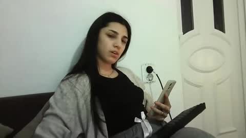 Selena online show from January 2025 01:02:02 PM