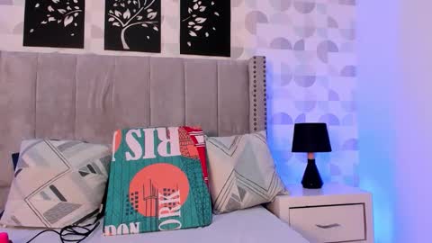 ahsly_ms online show from October 2025 07:00:01 PM