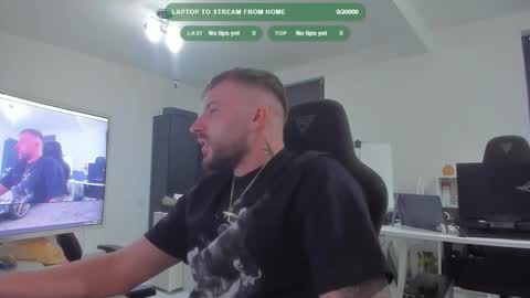 Aiden online show from October 2025 08:53:02 PM