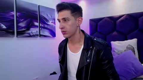 AIDEN  online show from September 2025 02:35:01 AM