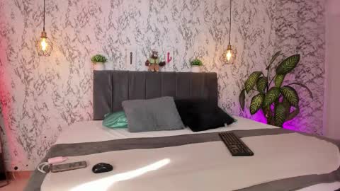 AIHNOA online show from October 2025 01:00:02 PM