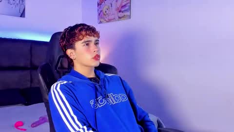 Aiden  online show from October 2025 12:13:02 PM