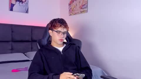 Aiden  online show from October 2025 12:26:02 PM