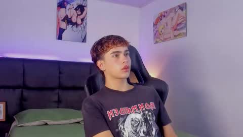 Aiden  online show from October 2025 01:26:02 PM