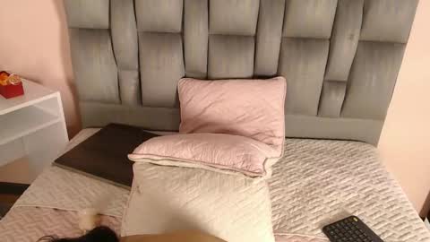 Ailyn online show from October 2025 11:57:01 PM