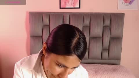 Ailyn online show from October 2025 09:15:01 PM