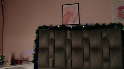 Ailyn online show from December 2025 09:43:02 PM