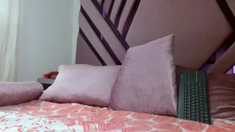 aiilynsmiith online show from December 2025 07:30:02 PM