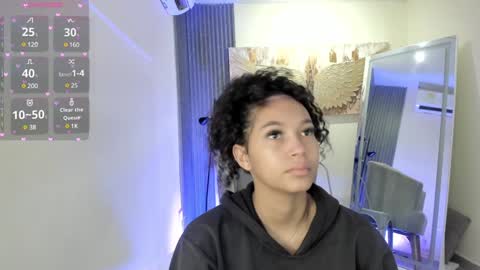 Snapshot of ailann_ chatting on December 2024 01:38:02 PM Alisson online show from December 2024 01:38:02 PM