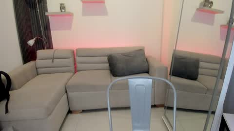 Alisson online show from April 2026 07:51:02 PM