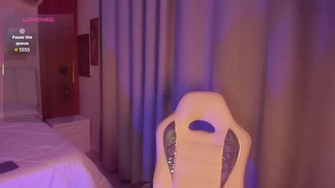   online show from February 2026 02:04:02 AM