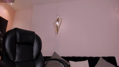 Snapshot of aileenvega chatting on February 2025 08:20:02 PM AILEEN VEGA online show from February 2025 08:20:02 PM