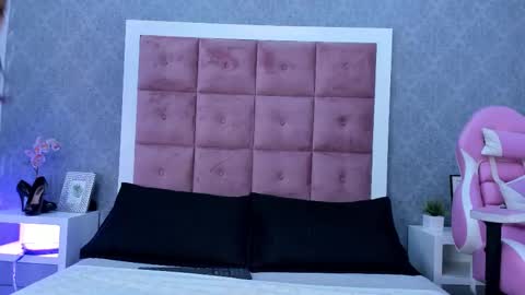 Ailen online show from November 2025 12:30:01 PM