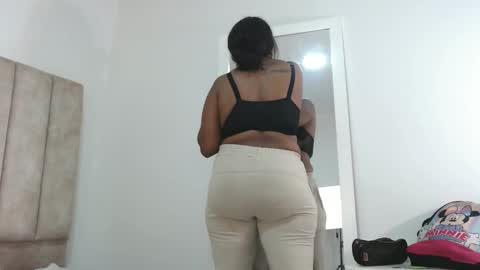 ailyndelosrios01 online show from September 2025 01:49:01 PM