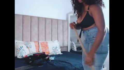 ailyndelosrios01 online show from October 2025 05:32:02 PM