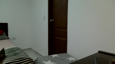 J  online show from September 2025 12:38:02 PM